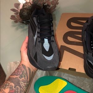 adidas yezzy boost 700 vanta